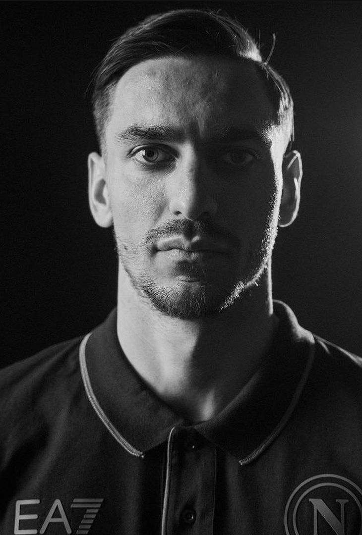 Il Napoli continua la sua lotta: 'Abbracciamo l'uguaglianza. Contro il razzismo, tutti gli occhi contano'