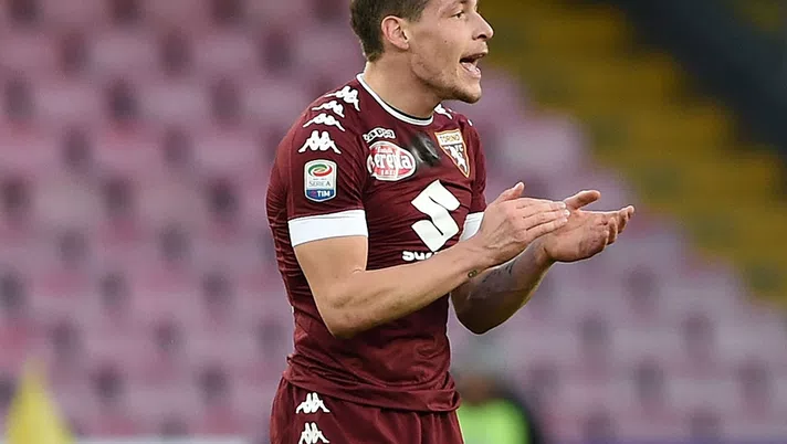NAPLES, ITALY - DECEMBER 18:  Andrea Belotti of FC Torino celebrates after scoring goal 3-1 during the Serie A match between SSC Napoli and FC Torino at Stadio San Paolo on December 18, 2016 in Naples, Italy.  (Photo by Francesco Pecoraro/Getty Images)