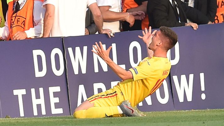 CESENA, ITALY - JUNE 21: Ianis Hagi of Romania celebrates after scoring goal 1-2 during the 2019 UEFA U-21 Group C match between England and Romania at Dino Manuzzi Stadium on June 21, 2019 in Cesena, Italy. (Photo by Giuseppe Bellini/Getty Images) CESENA, ITALY - JUNE 21: Ianis Hagi of Romania celebrates after scoring goal 1-2 during the 2019 UEFA U-21 Group C match between England and Romania at Dino Manuzzi Stadium on June 21, 2019 in Cesena, Italy. (Photo by Giuseppe Bellini/Getty Images)