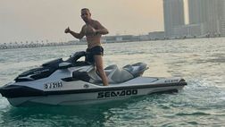 Ribery, vacanze di lusso a Dubai fra moto d’acqua e yacht: le immagini