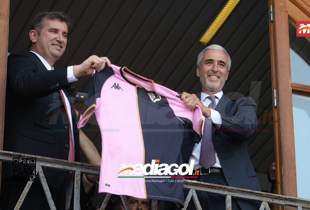 FOTO PALERMO AL CITY GROUP: MIRRI, SORIANO E L’ABBRACCIO DEI TIFOSI (GALLERY) - immagine 17