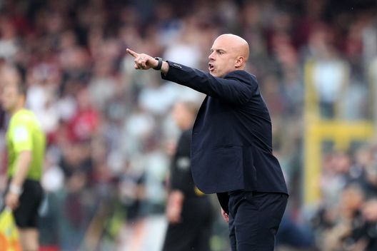 SALERNO, ITALY - MAY 05: Andrea Soncin Venezia FC coach during the Serie A match between US Salernitana and Venezia FC at Stadio Arechi on May 05, 2022 in Salerno, Italy. (Photo by Francesco Pecoraro/Getty Images) Soncin: “Giocare in contemporanea sarebbe stata la cosa più sensata”- immagine 2