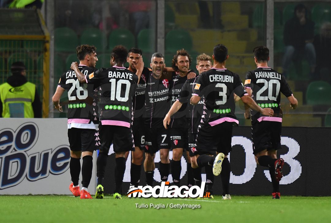  PALERMO, ITALY - APRIL 22: Nico Pulzetti of Padova celebrates after scoring the equalizing goal during the Serie B match between US Citta di Palermo and Padova at Stadio Renzo Barbera on April 22, 2019 in Palermo, Italy. (Photo by Tullio M. Puglia/Getty Images) 
