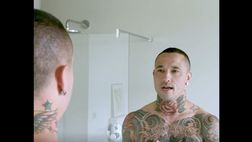 VIDEO / Nainggolan, niente Russia e non gli va giù: canta l’inno belga davanti allo specchio