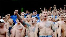 Tifosi Lech Poznan in corteo verso lo stadio: momenti di tensione con la polizia