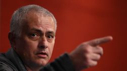 Stop agli allenamenti di gruppo? Non per Mourinho, <i>beccato</i> al parco con quattro giocatori