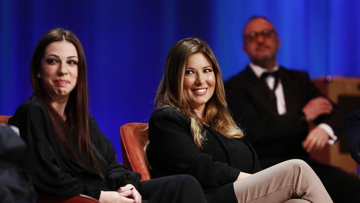 La frecciatina di Selvaggia Lucarelli: “In Nepal cose più sobrie del gender reveal della Nasti”  La frecciatina di Selvaggia Lucarelli: “In Nepal cose più sobrie del gender reveal della Nasti” - immagine 1