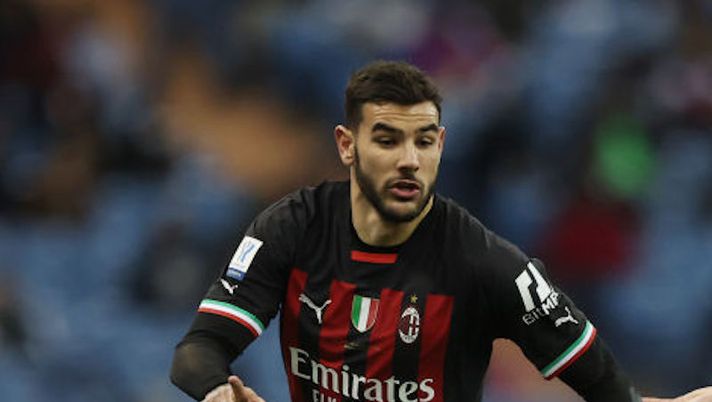RIYADH, SAUDI ARABIA - JANUARY 18: AC Milan v Inter Milan at King Fahd International Stadium on January 18, 2023 in Riyadh, Saudi Arabia. (Photo by Yasser Bakhsh/Getty Images) Gazzetta distrugge Theo Hernandez: le motivazioni del 4 in pagella contro l’Inter - immagine 1