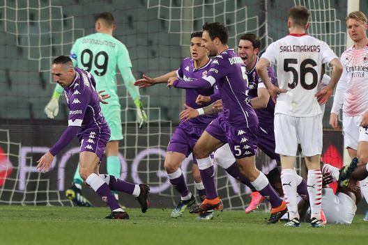 FLORENCE, ITALY - MARCH 21: Franck Ribery of ACF Fiorentina celebrates after scoring a goal during the Serie A match between ACF Fiorentina and AC Milan at Stadio Artemio Franchi on March 21, 2021 in Florence, Italy. (Photo by Gabriele Maltinti/Getty Images) FLORENCE, ITALY - MARCH 21: Franck Ribery of ACF Fiorentina celebrates after scoring a goal during the Serie A match between ACF Fiorentina and AC Milan at Stadio Artemio Franchi on March 21, 2021 in Florence, Italy. (Photo by Gabriele Maltinti/Getty Images)