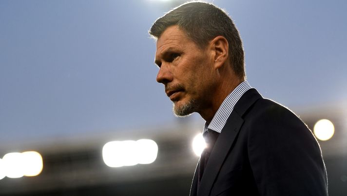 VERONA, ITALY - SEPTEMBER 15: Zvonimir Boban of AC Milan looks on during the Serie A match between Hellas Verona and AC Milan at Stadio Marcantonio Bentegodi on September 15, 2019 in Verona, Italy. (Photo by Alessandro Sabattini/Getty Images) Boban: “Agenti e commissioni? La colpa è dei club che hanno creato il sistema” - immagine 1