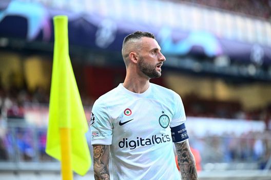 PLZEN, CZECH REPUBLIC - SEPTEMBER 13: Marcelo Brozovic of FC Internazionale reacts during the UEFA Champions League group C match between Viktoria Plzen and FC Internazionale at Doosan Arena on September 13, 2022 in Plzen, Czech Republic. (Photo by Mattia Ozbot - Inter/Inter via Getty Images) Amrabat-Brozovic, duello in campo con destini simili e l’ombra del mercato- immagine 2