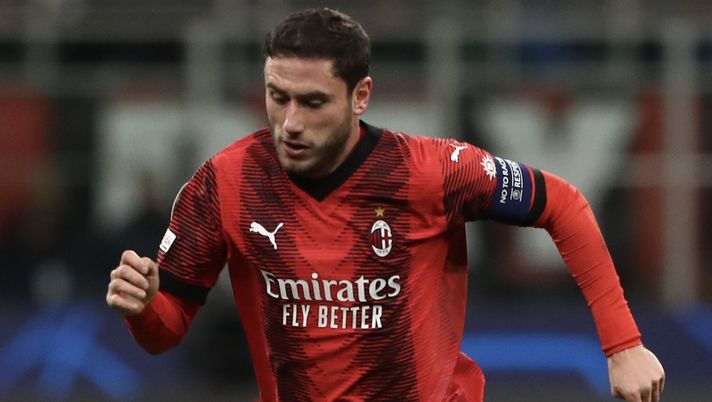 Davide Calabria (difensore e capitano AC Milan), qui durante Milan-Borussia Dortmund 1-3 (Champions League 2023-2024) | News (Getty Images) Davide Calabria AC Milan Milan-Borussia Dortmund 1-3 Champions League 2023-2024