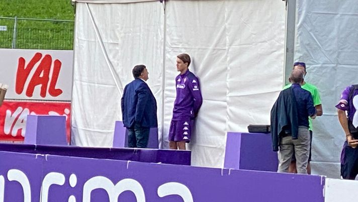 FOTO e VIDEO – Lungo confronto, Barone tiene a rapporto Vlahovic. Il motivo 