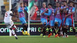 VIDEO – Amarcord: Catania-Milan, la punizione di Balotelli