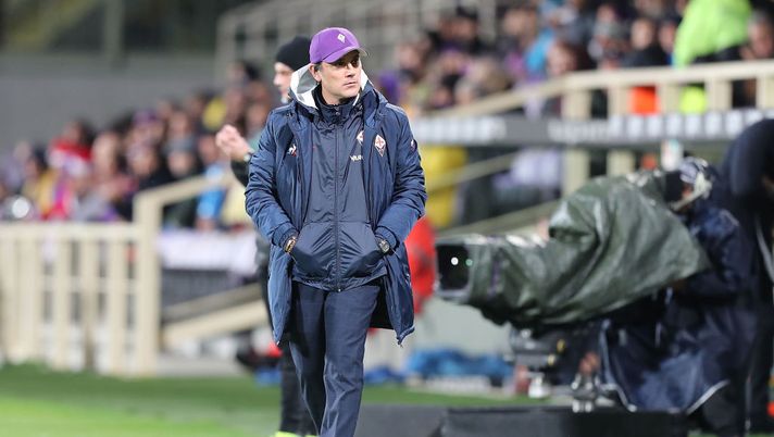 FLORENCE, ITALY - DECEMBER 20: Vincenzo Montella manager of AFC Fiorentina gestures during the Serie A match between ACF Fiorentina and AS Roma at Stadio Artemio Franchi on December 22, 2019 in Florence, Italy. (Photo by Gabriele Maltinti/Getty Images) FLORENCE, ITALY - DECEMBER 20: Vincenzo Montella manager of AFC Fiorentina gestures during the Serie A match between ACF Fiorentina and AS Roma at Stadio Artemio Franchi on December 22, 2019 in Florence, Italy. (Photo by Gabriele Maltinti/Getty Images)