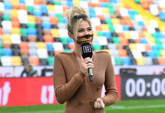 UDINE, ITALY - NOVEMBER 01: Diletta Leotta of DAZN TV before the Serie A match between Udinese Calcio and AC Milan at Dacia Arena on November 01, 2020 in Udine, Italy. (Photo by Alessandro Sabattini/Getty Images) UDINE, ITALY - NOVEMBER 01: Diletta Leotta of DAZN TV before the Serie A match between Udinese Calcio and AC Milan at Dacia Arena on November 01, 2020 in Udine, Italy. (Photo by Alessandro Sabattini/Getty Images)