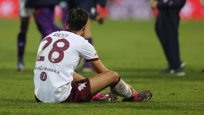 FLORENCE, ITALY - FEBRUARY 01: Samuele Ricci of Torino FC shows his dejection during the Coppa Italia Quarter Final matcy between Fiorentina and Torino at Stadio Artemio Franchi on February 1, 2023 in Florence, Italy. (Photo by Gabriele Maltinti/Getty Images) Derby con la Juve, Ricci no e Ilic sì: intanto c’è uno 0-5 nelle giovanili… - immagine 1