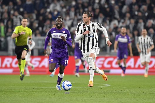 TURIN, ITALY - APRIL 20: Adrien Rabiot of Juventus is challenged by Jonath Nanitamo Ikonè of ACF Fiorentina during the Coppa Italia Semi Final 2nd Leg match between Juventus FC v ACF Fiorentina at Allianz Stadium on April 20, 2022 in Turin, Italy. (Photo by Filippo Alfero - Juventus FC/Juventus FC via Getty Images TURIN, ITALY - APRIL 20: Adrien Rabiot of Juventus is challenged by Jonath Nanitamo Ikonè of ACF Fiorentina during the Coppa Italia Semi Final 2nd Leg match between Juventus FC v ACF Fiorentina at Allianz Stadium on April 20, 2022 in Turin, Italy. (Photo by Filippo Alfero - Juventus FC/Juventus FC via Getty Images