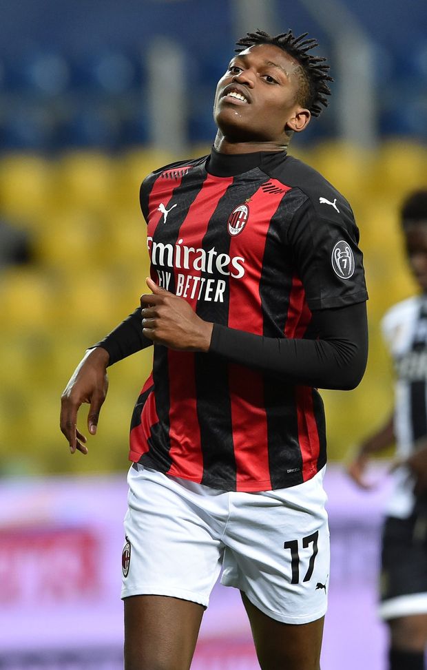 Il portoghese sta lavorando a Milanello sotto gli occhi della dirigenza e del tecnico con l'obiettivo di convincerli a puntare su di lui anche per la prossima stagione. Il management sportivo, qualora dovesse arrivare un'offerta degna di nota, lo cederebbe senza troppi problemi. Il portoghese sta lavorando a Milanello sotto gli occhi della dirigenza e del tecnico con l'obiettivo di convincerli a puntare su di lui anche per la prossima stagione. Il management sportivo, qualora dovesse arrivare un'offerta degna di nota, lo cederebbe senza troppi problemi.