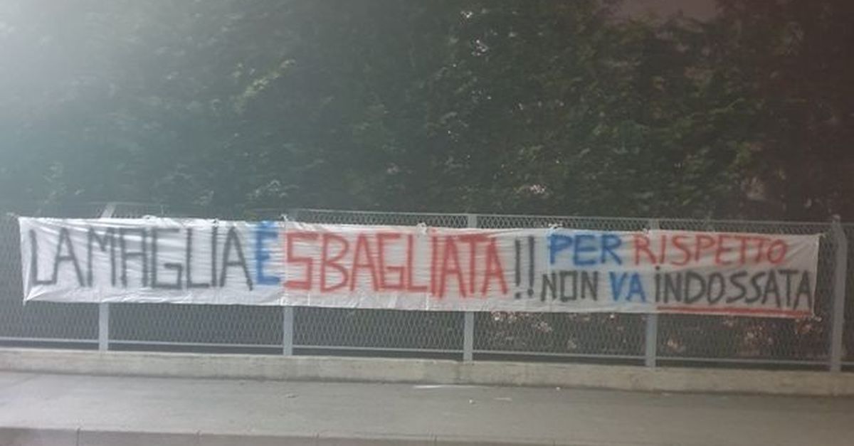 “Wrong shirt, do not wear it”: Atalanta meets the appeal of the fans