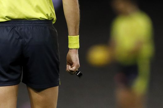 arbitro (getty images) Scandalo AIA, Passarini: “Domani Consiglio Federale, ma non ci saranno dimissioni”- immagine 2