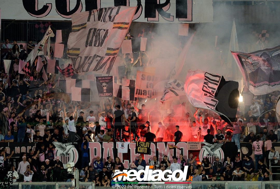 Fototifo, i tifosi allo stadio per Palermo-Virtus Entella 2-2 (gallery) - immagine 157
