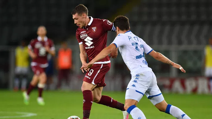 TURIN, ITALY - JULY 08:  Andrea Belotti (L) of Torino FC in action against bAndrea Papetti of Brescia Calcio during the Serie A match between Torino FC and  Brescia Calcio at Stadio Olimpico di Torino on July 8, 2020 in Turin, Italy.  (Photo by Valerio Pennicino/Getty Images)