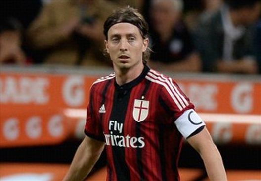 Riccardo Montolivo (fonte foto: www.goal.com) Riccardo Montolivo (fonte foto: www.goal.com)