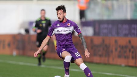 FLORENCE, ITALY - OCTOBER 24: Gaetano Castrovilli of ACF Fiorentina in action during the Serie A match between ACF Fiorentina and Cagliari Calcio at Stadio Artemio Franchi on October 24, 2021 in Florence, Italy. (Photo by Gabriele Maltinti/Getty Images) FLORENCE, ITALY - OCTOBER 24: Gaetano Castrovilli of ACF Fiorentina in action during the Serie A match between ACF Fiorentina and Cagliari Calcio at Stadio Artemio Franchi on October 24, 2021 in Florence, Italy. (Photo by Gabriele Maltinti/Getty Images)