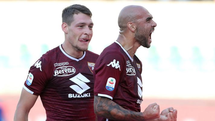 VERONA, ITALY - SEPTEMBER 30: Simone Zaza (R) of Torino FC celebrates with his team-mate Andrea Belotti (L) after scoring the opening goal during the Serie A match between Chievo Verona and Torino FC at Stadio Marc'Antonio Bentegodi on September 30, 2018 in Verona, Italy. (Photo by Marco Luzzani/Getty Images) La sosta porta novità: Zaza scatenato, prove di nuovo Torino per Cagliari - immagine 1
