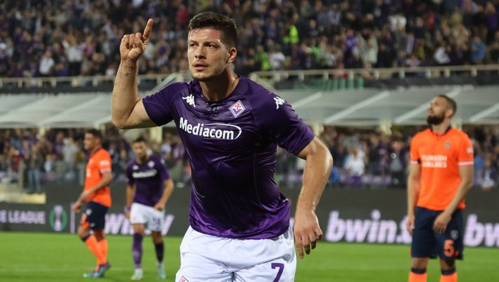 GERMOGLI PH: 27 OTTOBRE 2022 FIRENZE STADIO ARTEMIO FRANCHI CONFERENCE LEAGUE FIORENTINA VS ISTAMBUL BASAKSEHIR NELLA FOTO GOL ESULTANZA JOVICV Jovic diventa un caso, non è la prima volta. Ora risponda sul campo - immagine 1