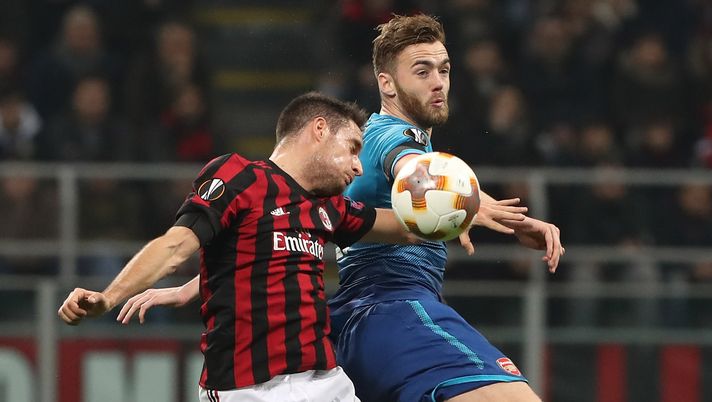 Giacomo Bonaventura e Calum Chambers a contrasto in Milan-Arsenal (credits: GETTY Images) 