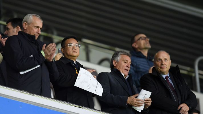 BARCELONA, SPAIN - DECEMBER 12: Chen Yansheng, president of RCD Espanyol looks on prior to the UEFA Europa League group H match between Espanyol Barcelona and CSKA Moskva at Power8 Stadium on December 12, 2019 in Barcelona, Spain. (Photo by Alex Caparros/Getty Images) Caso Lewandowski: l’Espanyol ha anche pensato di non giocare… - immagine 1