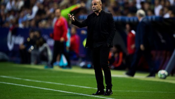 VALENCIA, SPAIN - MAY 13: Head Coach Paco Lopez of Levante UD gives instructions during the La Liga match between Levante UD and FC Barcelona at Estadi Ciutat de Valencia on May 13, 2018 in Valencia, Spain. (Photo by Alex Caparros/Getty Images) VALENCIA, SPAIN - MAY 13: Head Coach Paco Lopez of Levante UD gives instructions during the La Liga match between Levante UD and FC Barcelona at Estadi Ciutat de Valencia on May 13, 2018 in Valencia, Spain. (Photo by Alex Caparros/Getty Images)