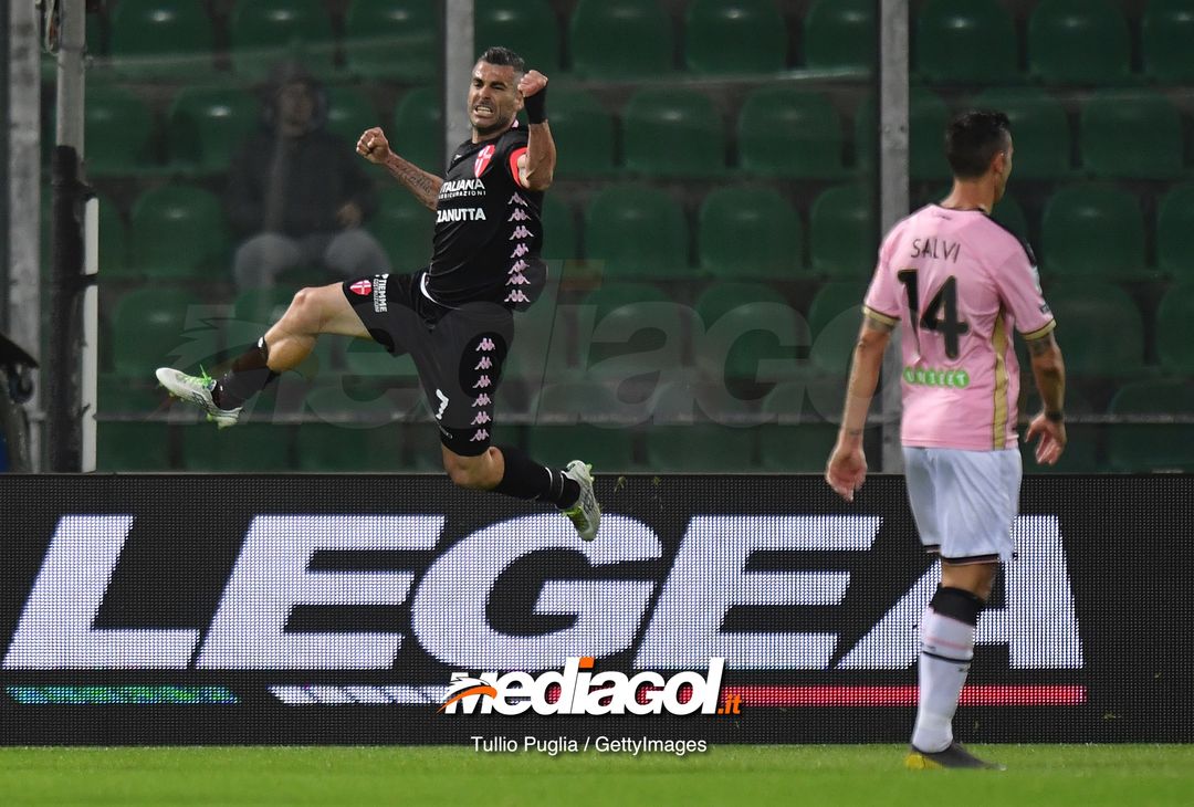  PALERMO, ITALY - APRIL 22: Nico Pulzetti of Padova celebrates after scoring the equalizing goal during the Serie B match between US Citta di Palermo and Padova at Stadio Renzo Barbera on April 22, 2019 in Palermo, Italy. (Photo by Tullio M. Puglia/Getty Images) 