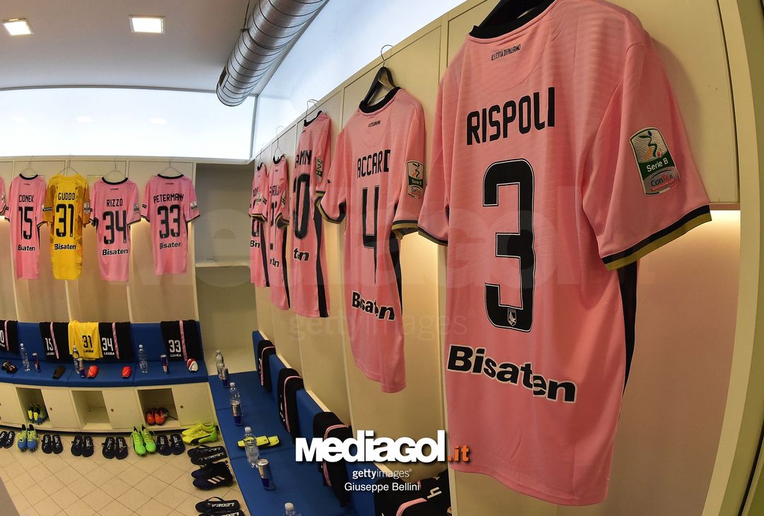  PESCARA, ITALY - NOVEMBER 03:  Dressing room of Città di Palermo FC prior the Serie B match between Pescara Calcio and US Citta di Palermo FC at Stadio Adriatico Giovanni Cornacchia on November 3, 2017 in Pescara, Italy.  (Photo by Giuseppe Bellini/Getty Images) 