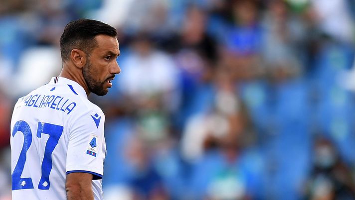 REGGIO NELL'EMILIA, ITALY - AUGUST 29: Fabio Quagliarella of UC Sampdoria looks on during the Serie A match between US Sassuolo and UC Sampdoria at Mapei Stadium - Citta' del Tricolore on August 29, 2021 in Reggio nell'Emilia, Italy. (Photo by Alessandro Sabattini/Getty Images) REGGIO NELL'EMILIA, ITALY - AUGUST 29: Fabio Quagliarella of UC Sampdoria looks on during the Serie A match between US Sassuolo and UC Sampdoria at Mapei Stadium - Citta' del Tricolore on August 29, 2021 in Reggio nell'Emilia, Italy. (Photo by Alessandro Sabattini/Getty Images)