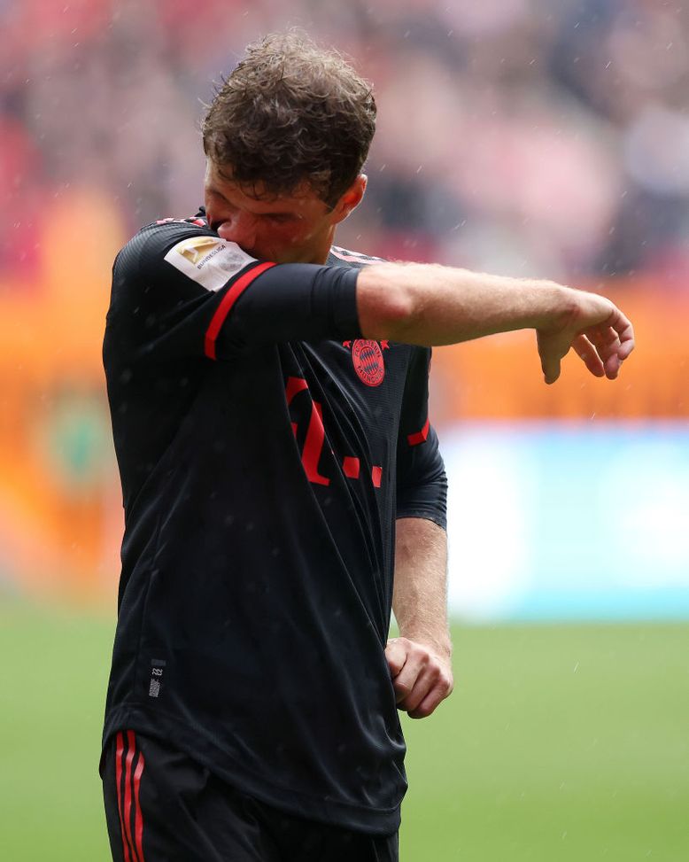 (Photo by Alexander Hassenstein/Getty Images) Derby bavarese con sconfitta, Bayern 4 partite senza vittorie: non succedeva da 20 anni…- immagine 2