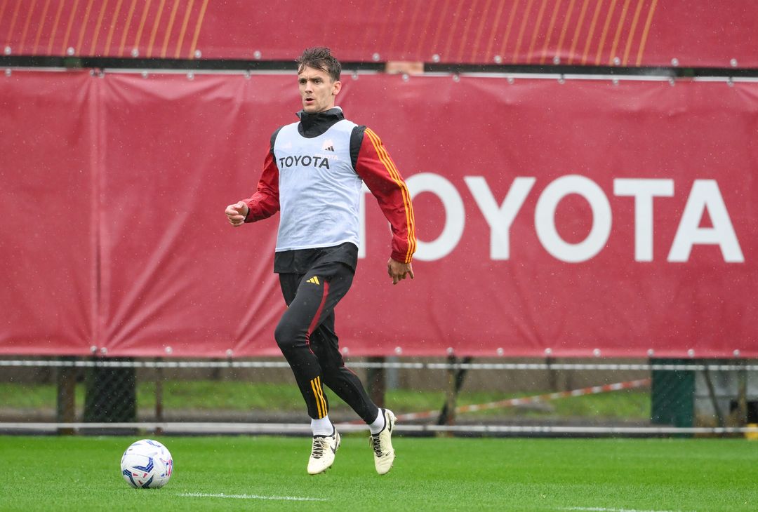 Roma, la ripresa degli allenamenti sotto la pioggia a Trigoria – FOTOGALLERY - immagine 27