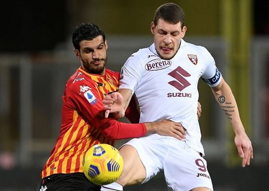 BENEVENTO, ITALY - JANUARY 22: Kamil Glik of Benevento tackles Andrea Belotti of Torino during the Serie A match between Benevento Calcio and Torino FC at Stadio Ciro Vigorito on January 22, 2021 in Benevento, Italy. (Photo by Francesco Pecoraro/Getty Images) BENEVENTO, ITALY - JANUARY 22: Kamil Glik of Benevento tackles Andrea Belotti of Torino during the Serie A match between Benevento Calcio and Torino FC at Stadio Ciro Vigorito on January 22, 2021 in Benevento, Italy. (Photo by Francesco Pecoraro/Getty Images)