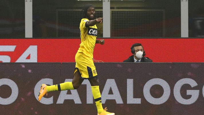 MILAN, ITALY - OCTOBER 31:  Gervinho  of Parma Calcio celebrates his second goal during the Serie A match between FC Internazionale and Parma Calcio at Stadio Giuseppe Meazza on October 31, 2020 in Milan, Italy.  (Photo by Marco Luzzani/Getty Images) 