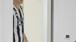 Juventus, la sorpresa per Vlahovic nello spogliatoio bianconero (video)