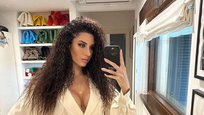 Instagram @valentinavignali Valentina Vignali cambia look: “Sono la sorella scrausa di Raffaella Fico” - immagine 1