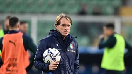 PALERMO, ITALY - MARCH 23: Head coach Italy Roberto Mancini reacts during Italy training session on March 23, 2022 in Palermo, Italy. (Photo by Claudio Villa/Getty Images) PALERMO, ITALY - MARCH 23: Head coach Italy Roberto Mancini reacts during Italy training session on March 23, 2022 in Palermo, Italy. (Photo by Claudio Villa/Getty Images)