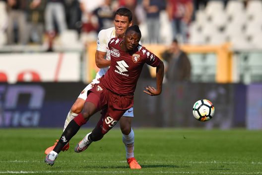 TURIN, ITALY - OCTOBER 22: Umar Sadiq (R) of Torino FC is challenged by Hector Moreno of AS Roma during the Serie A match between Torino FC and AS Roma at Stadio Olimpico di Torino on October 22, 2017 in Turin, Italy. (Photo by Valerio Pennicino/Getty Images) TURIN, ITALY - OCTOBER 22: Umar Sadiq (R) of Torino FC is challenged by Hector Moreno of AS Roma during the Serie A match between Torino FC and AS Roma at Stadio Olimpico di Torino on October 22, 2017 in Turin, Italy. (Photo by Valerio Pennicino/Getty Images)