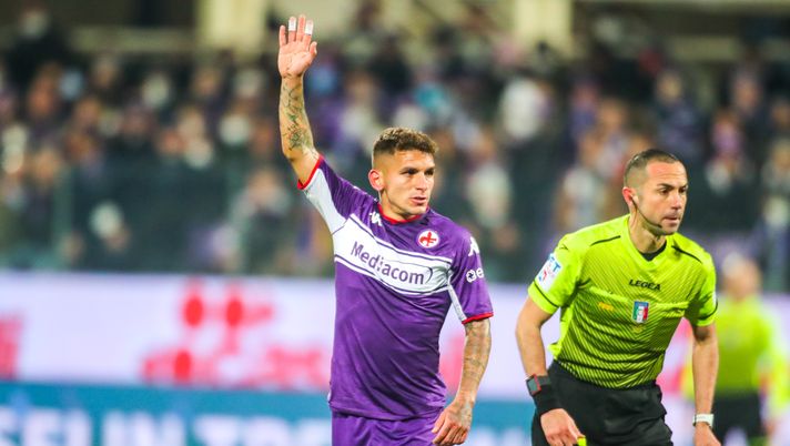 FOTO – Torreira sposa Firenze: “Scelgo di far parte della famiglia Viola” - immagine 1