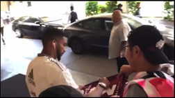 Video – Bremer non dimentica il Toro: arriva l’autografo sulla maglia granata