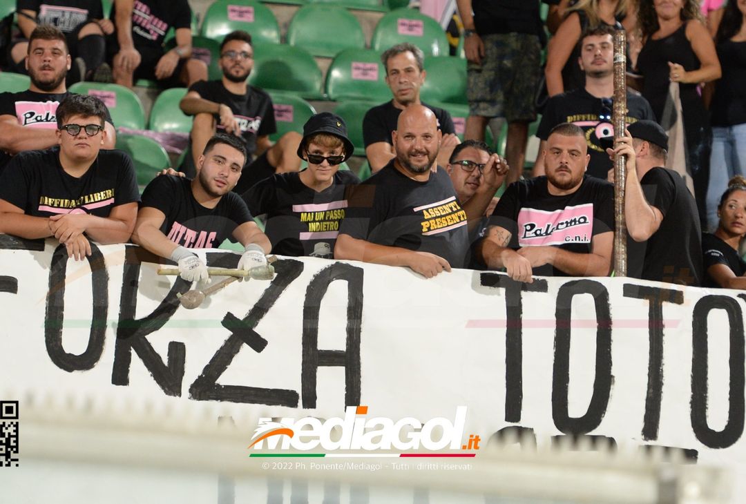FOTOTIFO, Palermo-Ascoli 2-3: i tifosi allo stadio “Renzo Barbera” (Gallery) - immagine 29