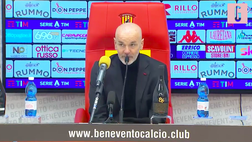 VIDEO Benevento-Milan, problemi per Kjaer durante la gara. Pioli: “Tutto sulle sue condizioni. Il cambio…”