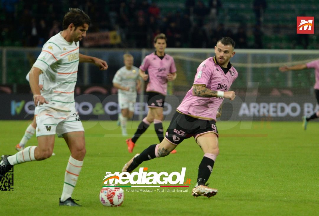 FOTO Palermo-Venezia 0-1, 14ª giornata di Serie B 2022-2023 (Gallery) - immagine 14
